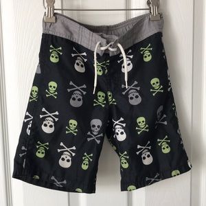 Kids swim shorts. 4T